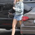 Exclusif - Miley Cyrus et son mari L. Hemsworth sont allés faire des courses au Pavilions market à Malibu, Los Angeles, le 9 juin 2019