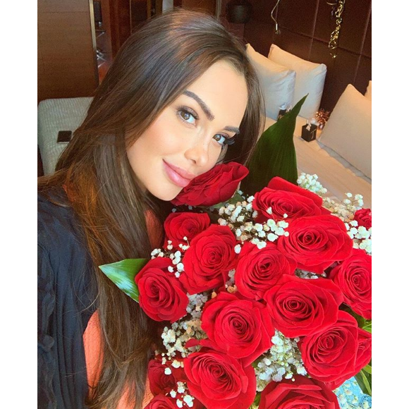 Nabilla, enceinte, a partagé ce selfie d'elle à Madrid, sur Instagram, le 23 août 2019.