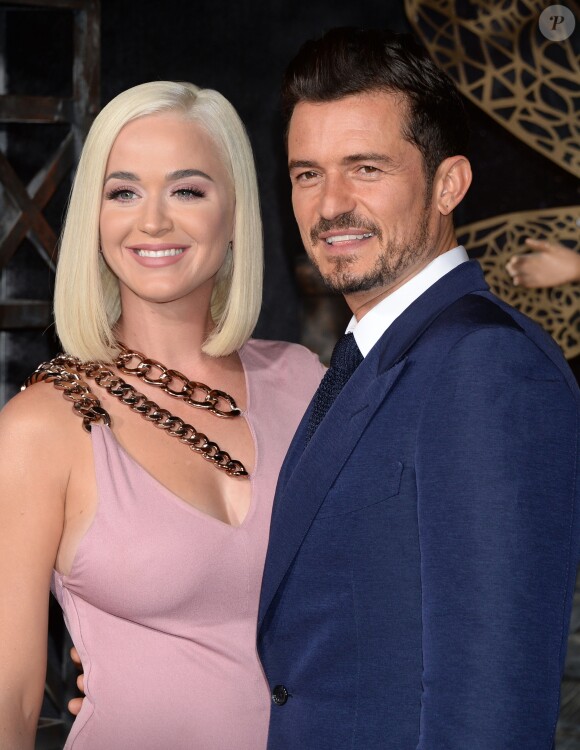 Katy Perry et son fiancé Orlando Bloom à la première de la série télévisée Amazon Prime Video "Carnival Row" au TCL Chinese Theatre dans le quartier de Hollywood, à Los Angeles, Californie, Etats-Unis, le 21 août 2019.