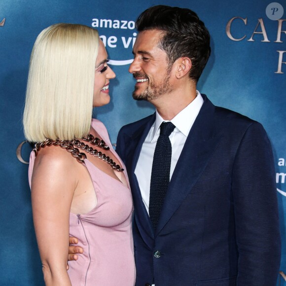 Katy Perry et son fiancé Orlando Bloom à la première de la série télévisée Amazon Prime Video "Carnival Row" au TCL Chinese Theatre dans le quartier de Hollywood, à Los Angeles, Californie, Etats-Unis, le 21 août 2019.