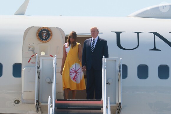 Le président Donald Trump et sa femme Melania arrivent à l'aéroport de Biarritz pour assister au sommet du G7 le 24 août 2019.