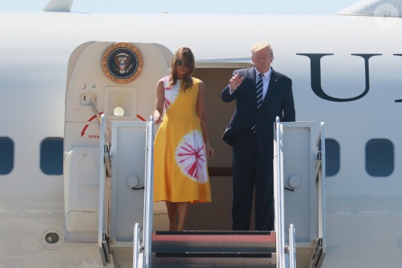 Le président Donald Trump et sa femme Melania arrivent à l'aéroport de Biarritz pour assister au sommet du G7 le 24 août 2019.