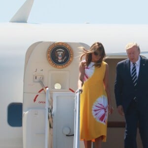 Le président Donald Trump et sa femme Melania arrivent à l'aéroport de Biarritz pour assister au sommet du G7 le 24 août 2019.