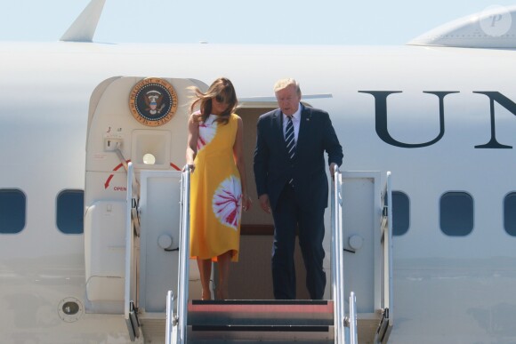 Le président Donald Trump et sa femme Melania arrivent à l'aéroport de Biarritz pour assister au sommet du G7 le 24 août 2019.