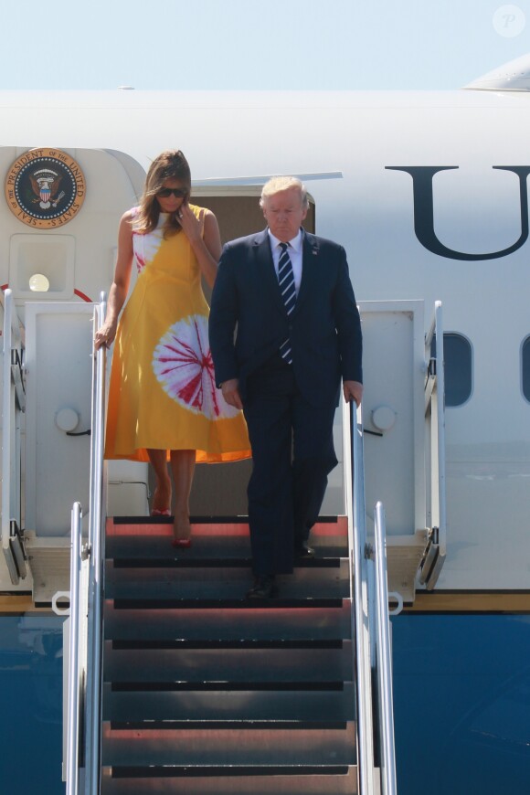 Le président Donald Trump et sa femme Melania arrivent à l'aéroport de Biarritz pour assister au sommet du G7 le 24 août 2019.