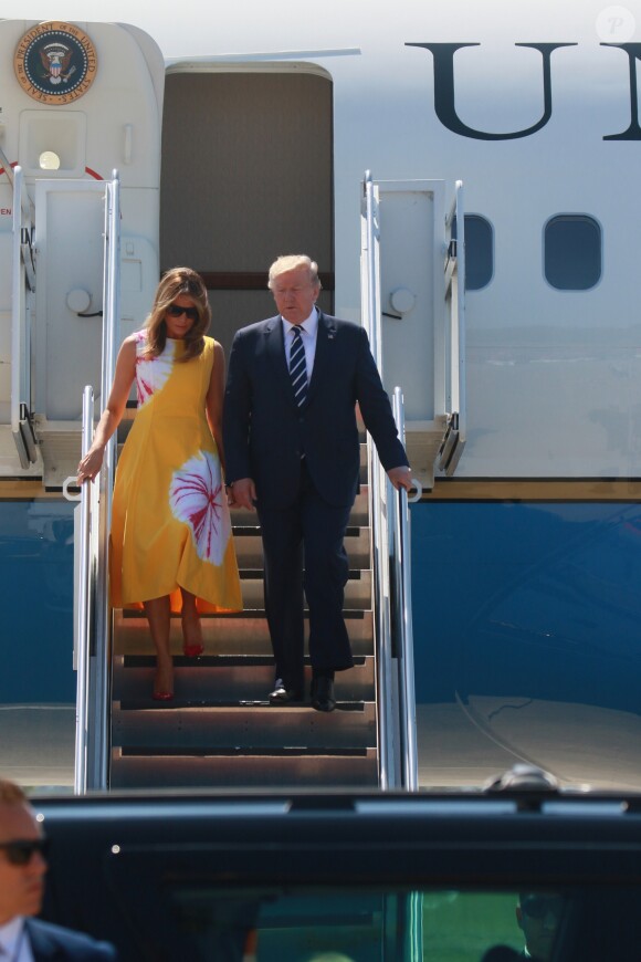 Le président Donald Trump et sa femme Melania arrivent à l'aéroport de Biarritz pour assister au sommet du G7 le 24 août 2019.