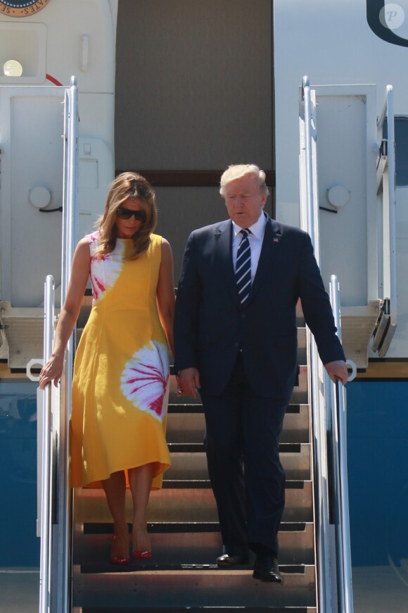 Le président Donald Trump et sa femme Melania arrivent à l'aéroport de Biarritz pour assister au sommet du G7 le 24 août 2019.