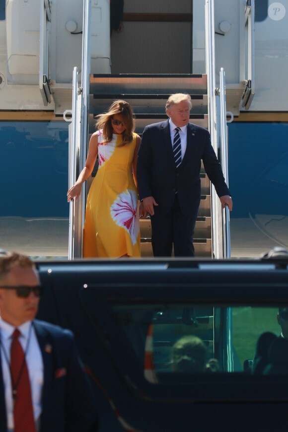 Le président Donald Trump et sa femme Melania arrivent à l'aéroport de Biarritz pour assister au sommet du G7 le 24 août 2019.