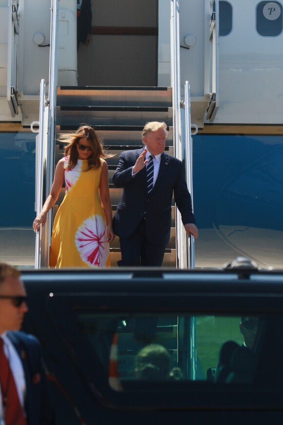 Le président Donald Trump et sa femme Melania arrivent à l'aéroport de Biarritz pour assister au sommet du G7 le 24 août 2019.