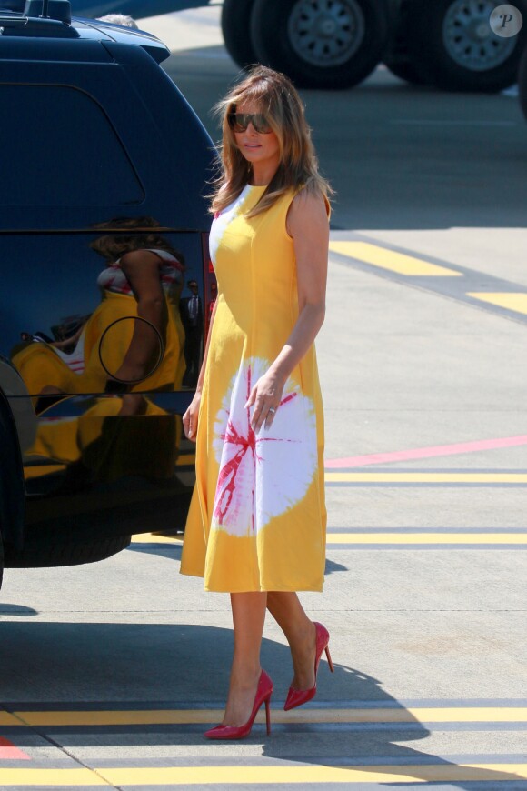 Le président Donald Trump et sa femme Melania arrivent à l'aéroport de Biarritz pour assister au sommet du G7 le 24 août 2019.