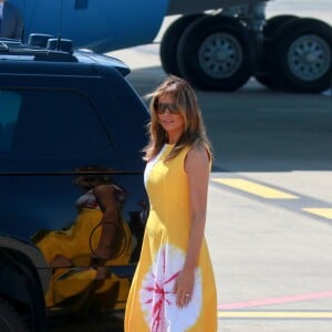 Le président Donald Trump et sa femme Melania arrivent à l'aéroport de Biarritz pour assister au sommet du G7 le 24 août 2019.