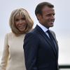 Le président français Emmanuel Macron et sa femme la Première Dame Brigitte Macron lors de l'accueil informel au sommet du G7 à Biarritz, France, le 24 août 2019.