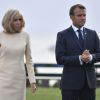Le président français Emmanuel Macron et sa femme la Première Dame Brigitte Macron lors de l'accueil informel au sommet du G7 à Biarritz, France, le 24 août 2019.