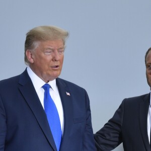 Le président français Emmanuel Macron, sa femme la Première Dame Brigitte Macron, le président des Etats-Unis Donald Trump et sa femme la Première Dame Melania Trump lors de l'accueil informel au sommet du G7 à Biarritz, France, le 24 août 2019.