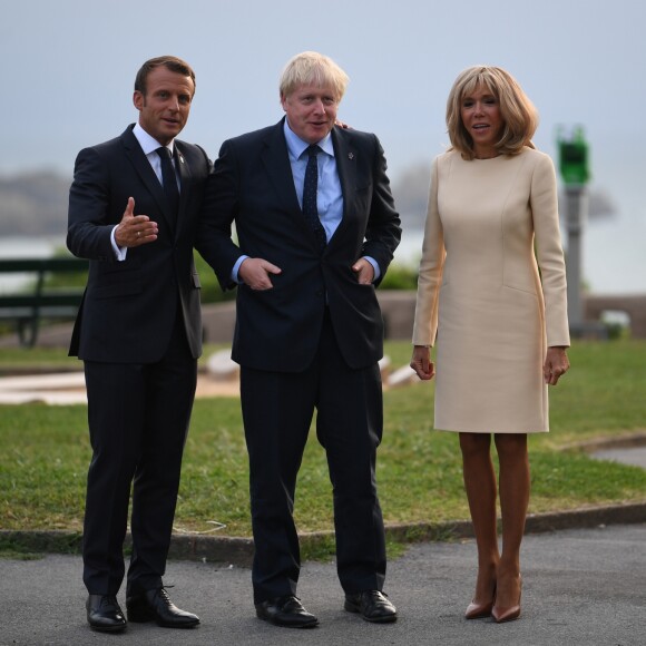 Le président français Emmanuel Macron et le Premier ministre britannique Boris Johnson lors de l'accueil informel au sommet du G7 à Biarritz, France, le 24 août 2019.