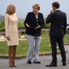 Le président français Emmanuel Macron, sa femme la Première Dame Brigitte Macron et la chancelière allemande Angela Merkel lors de l'accueil informel au sommet du G7 à Biarritz, France, le 24 août 2019.
