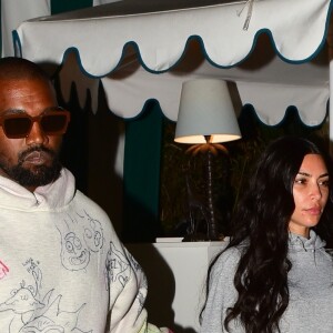 Exclusif - Kim Kardashian (sans maquillage) et son mari Kanye West à la sortie d'un dîner au Bungalow à Santa Monica le 18 août 2019.