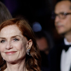 Isabelle Huppert - Montée des marches du film "Frankie" lors du 72e Festival International du Film de Cannes. Le 20 mai 2019 © Jacovides-Moreau / Bestimage