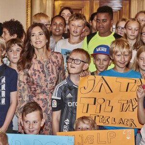 La princesse Mary de Danemark lors de l'opération "World Hour 2019" à la mairie de Copenhague le 26 août 2019.
