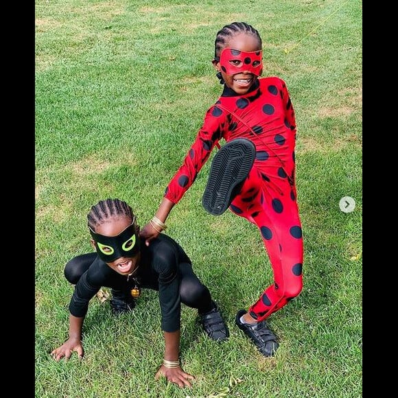 Estere et Stella, les filles jumelles de Madonna, ont fêté leur 7e anniversaire. Août 2019.