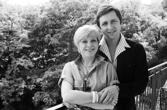 Bernard Golay et Sophie Darel en 1977, au temps de leur mariage, à leur domicile parisien © Jean-Claude Woestelandt / Bestimage