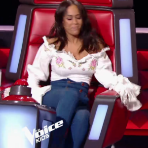 Amel Bent joue les Beyonce sur le plateau de "The Voice Kids 2019" sur TF1. Le 6 septembre 2019.