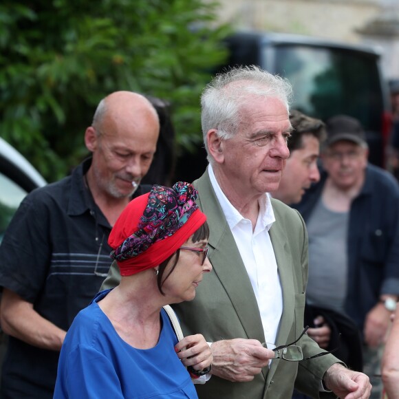 Ariane et Jacky - Ariane Carletti et Jacky Jakubowicz - du Club Dorothée lors des obsèques de François Corbier (Alain Roux de son vrai nom) au cimetière de Serez dans l'Eure le 5 juillet 2018. Ariane est décédée à son tour, le 3 septembre 2019, à l'âge de 61 ans.