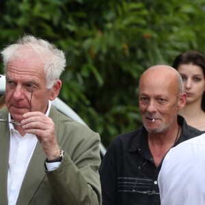 Ariane et Jacky - Ariane Carletti et Jacky Jakubowicz - du Club Dorothée lors des obsèques de François Corbier (Alain Roux de son vrai nom) au cimetière de Serez dans l'Eure le 5 juillet 2018. Ariane est décédée à son tour, le 3 septembre 2019, à l'âge de 61 ans.