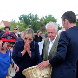 Dorothée (Frédérique Hoschedé), Jacky (Jacques Jakubowicz) et Ariane (Carletti) aux obsèques de François Corbier (Alain Roux de son vrai nom) au cimetière de Serez dans l'Eure le 5 juillet 2018. Ariane est décédée à son tour, le 3 septembre 2019, à l'âge de 61 ans.