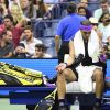 Rafael Nadal  a une crampe à la main et dans le bras (3ème set) lors de l'US Open de Tennis au USTA Billie Jean King National Tennis Center à Flushing dans l'arrondissement du Queens à New York City, New York, Etats-Unis, le 4 septembre 2019. © Chryslene Caillaud/Panoramic/Bestimage