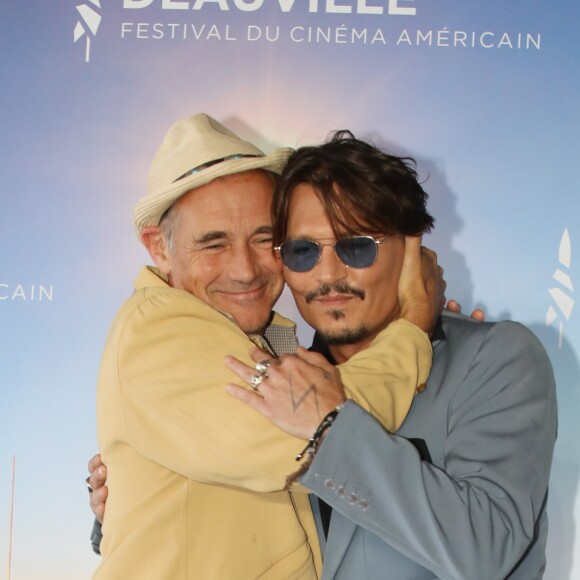 Mark Rylance et Johnny Depp - Photocall du film "Waiting For The Barbarians" lors du 45éme festival du Cinéma Américain de Deauville le 8 septembre 2019. © Denis Guignebourg/Bestimage