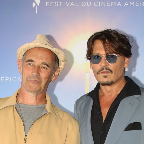 Mark Rylance et Johnny Depp - Photocall du film "Waiting For The Barbarians" lors du 45éme festival du Cinéma Américain de Deauville le 8 septembre 2019. © Denis Guignebourg/Bestimage