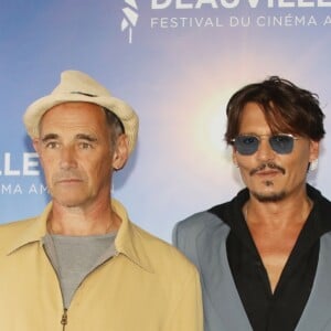 Andrea Lervolino, Mark Rylance, Johnny Depp, Lady Monika Bacardi - Photocall du film "Waiting For The Barbarians" lors du 45éme festival du Cinéma Américain de Deauville le 8 septembre 2019. © Denis Guignebourg/Bestimage