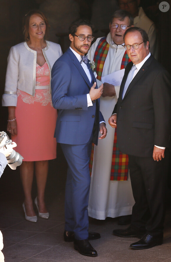 Ségolène Royal et François Hollande - Mariage de Thomas Hollande et de la journaliste Emilie Broussouloux l'église de Meyssac en Corrèze, près de Brive, ville d'Emilie. Le 8 Septembre 2018. © Patrick Bernard-Guillaume Collet / Bestimage