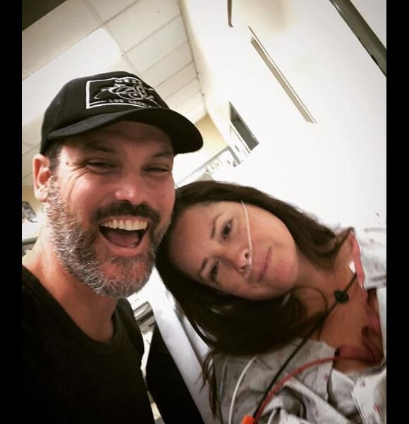 Holly Marie Combs et son chéri Mike, à l'hôpital à Los Angeles, le 11 novembre 2018.