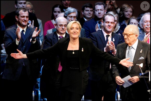 Marine Le Pen, Louis Aliot et Jean-Marie Le Pen au Palais des Congrès de Tours en 2011.