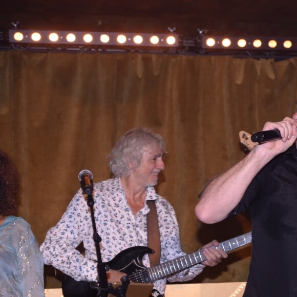 Exclusif - Le chanteur Garou et Louis Bertignac lors de la soirée d'inauguration du club Manko à Paris, France, le 12 septembre 2019. © Rachid Bellak/Bestimage