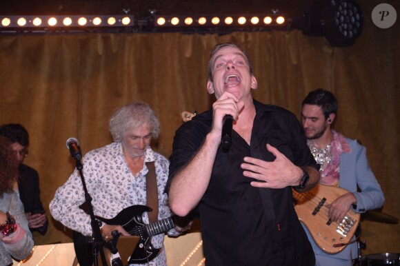 Exclusif - Le chanteur Garou et Louis Bertignac lors de la soirée d'inauguration du club Manko à Paris, France, le 12 septembre 2019. © Rachid Bellak/Bestimage