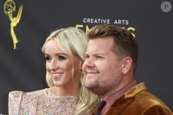 James Corden et sa femme Julia Carey à la soirée des "2019 Creative Arts Emmy Awards" au Microsoft Theater à Los Angeles, Californie, Etats-Unis, le 14 septembre 2019.