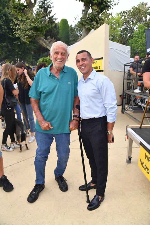 Exclusif - Jean-Paul Belmondo et Brahim Asloum - Gala de boxe "No Limit Episode IX" organisé par B. Asloum (ancien champion du monde de boxe) en plein air au théâtre Tivol au Cannet le 18 juillet 2019. © Bruno Bebert/Bestimage