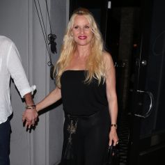 Jake Marcus et Nicollette Sheridan - Nicollette Sheridan quitte le restaurant "Craig's" avec son compagnon J. Marcus à Los Angeles, le 16 septembre 2019.