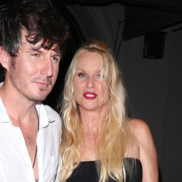 Jake Marcus et Nicollette Sheridan - Nicollette Sheridan quitte le restaurant "Craig's" avec son compagnon J. Marcus à Los Angeles, le 16 septembre 2019.