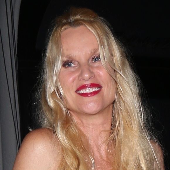 Jake Marcus et Nicollette Sheridan - Nicollette Sheridan quitte le restaurant "Craig's" avec son compagnon J. Marcus à Los Angeles, le 16 septembre 2019.