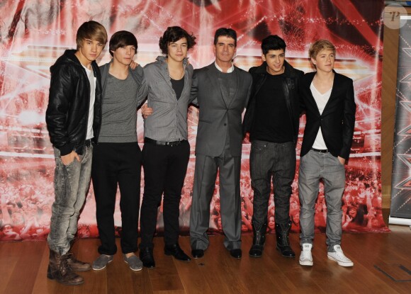 Conférence de presse pour la finale de X-Factor à l'hôtel Connaught de Londres, le 9 décembre 2010.