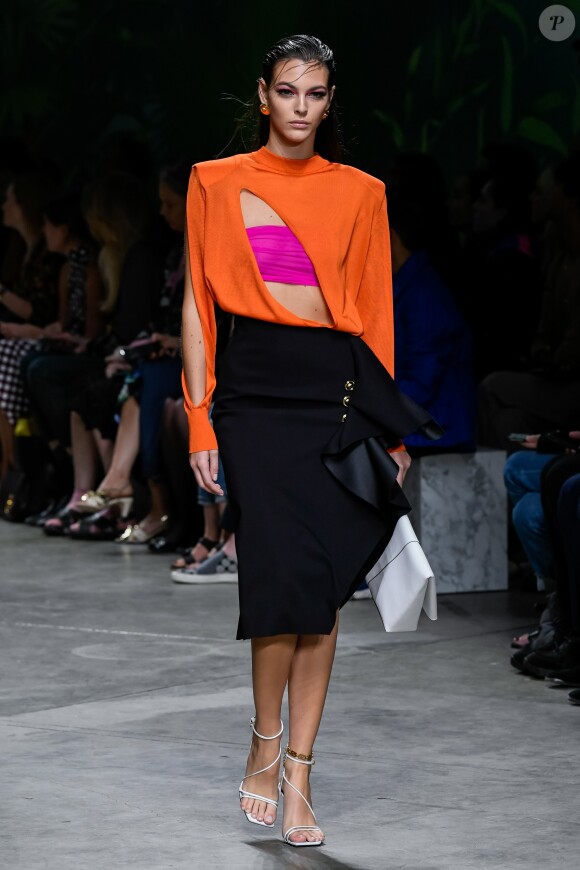 Vittoria Ceretti - Défilé Versace Collection Prêt-à-Porter Printemps/Eté 2020 lors de la Fashion Week de Milan, le 20 septembre 2019.