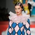 Bella Hadid - Défilé Moschino "Collection Prêt-à-Porter Printemps/Eté 2020" lors de la Fashion Week de Milan (MLFW), le 19 septembre 2019.