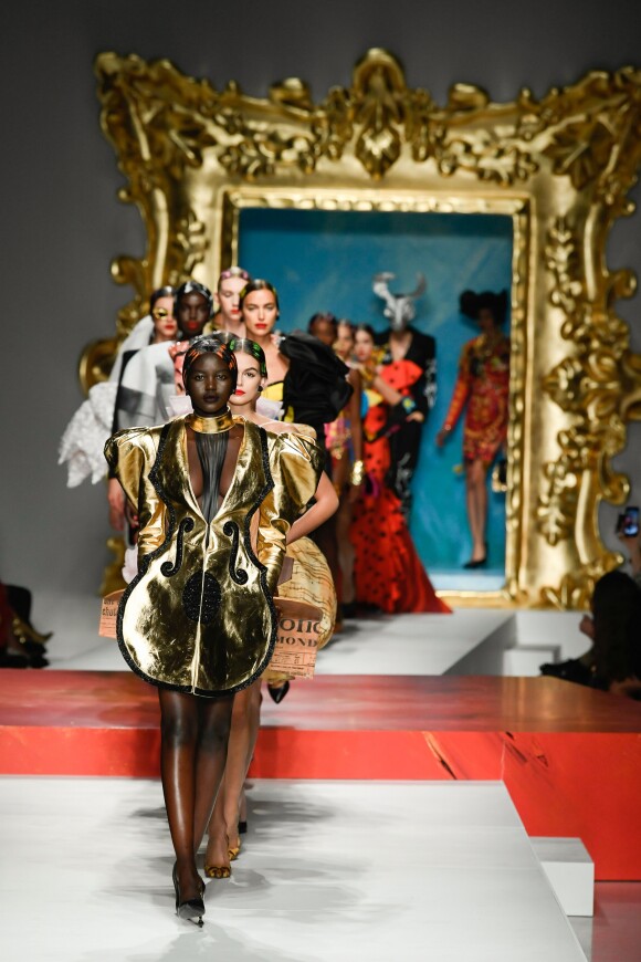 Défilé Moschino "Collection Prêt-à-Porter Printemps/Eté 2020" lors de la Fashion Week de Milan (MLFW), le 19 septembre 2019.