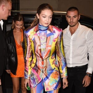 Gigi Hadid et sa soeur Bella Hadid - Arrivée des people à l'after-party du défilé Versace Collection Prêt-à-Porter Printemps/Eté 2020 lors de la Fashion Week de Milan, le 20 septembre 2019.