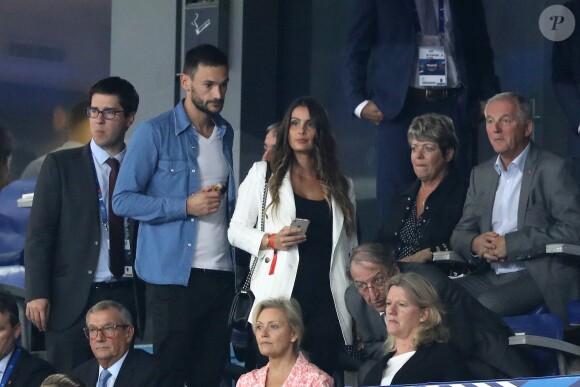 Hugo Lloris et sa femme Marine dans les tribunes lors de la Ligue des nations opposant la France aux Pays-Bas, au Stade de France, le 9 septembre 2018. © Cyril Moreau/Bestimage