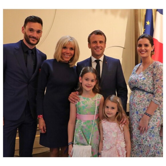Hugo Lloris et sa femme Marine (ici à l'Elysée avec le couple Macron en juin 2019 pour la remise de la Légion d'honneur au gardien après le titre de champion du monde des Bleus, photo Instagram) ont accueilli le 20 septembre 2019 leur troisième enfant et leur premier garçon, Léandro.